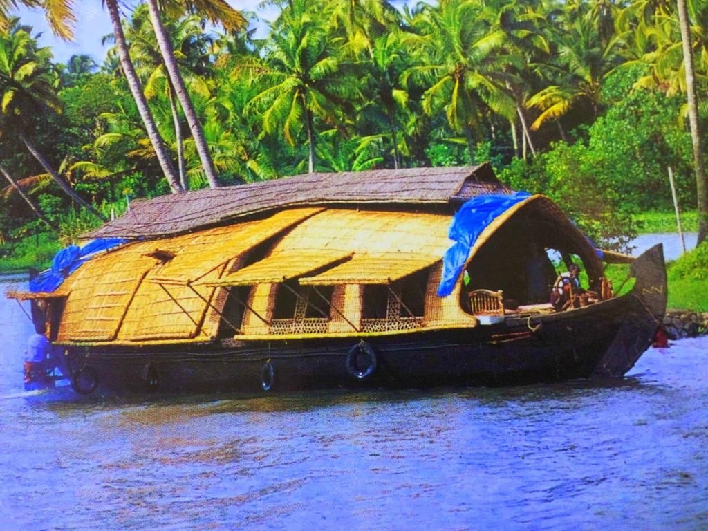 Marari Nest Beach Homestay Mararikulam Bagian luar foto