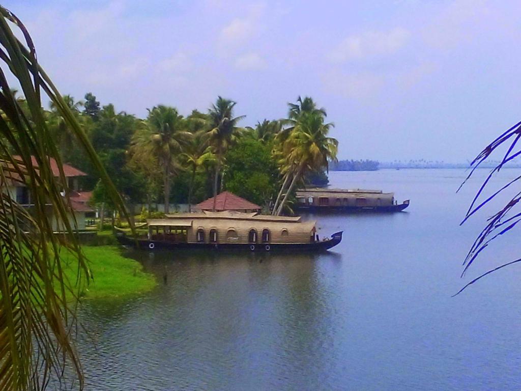 Marari Nest Beach Homestay Mararikulam Bagian luar foto