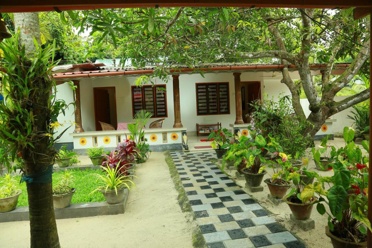 Marari Nest Beach Homestay Mararikulam Bagian luar foto